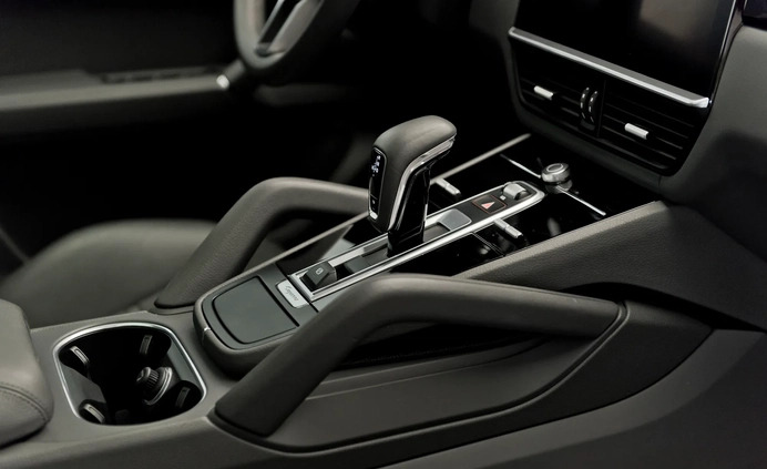 Porsche Cayenne cena 449000 przebieg: 15100, rok produkcji 2021 z Wolsztyn małe 326